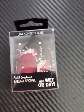 NEW Japonesque Sakura Sponge Makeup Blending Sponge‎
